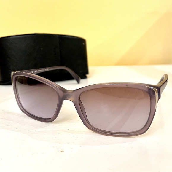 Prada Sunglasses (women) - Picture 1 of 4
